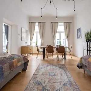 Apartment Roksox-home Meidling Schloss Schoenbrunn, Vienna